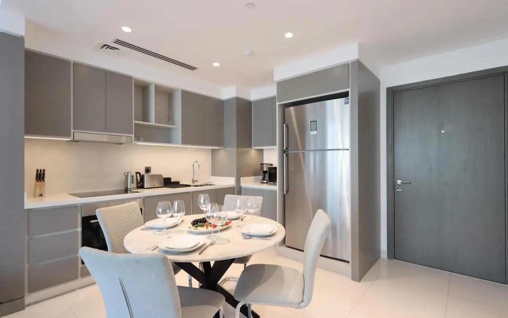 Livbnb - 2Br With Stunning Views, Beachfront Living Dubai Apartment
