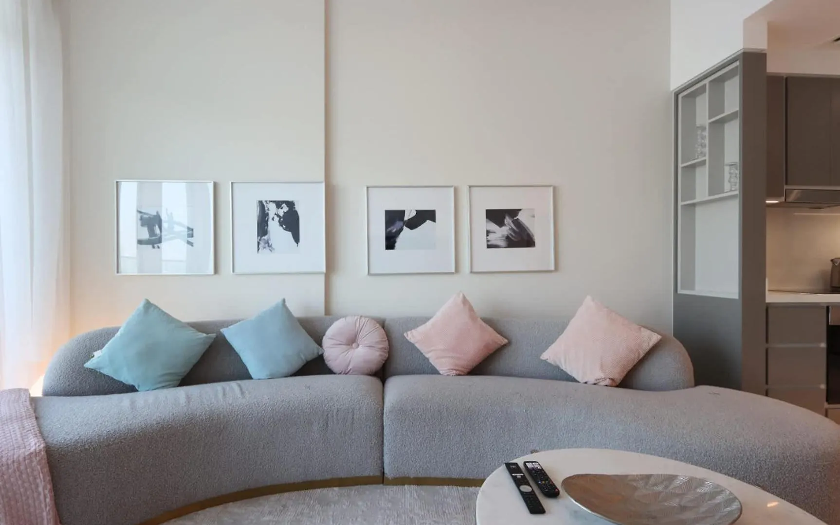Livbnb - 2Br With Stunning Views, Beachfront Living Dubai