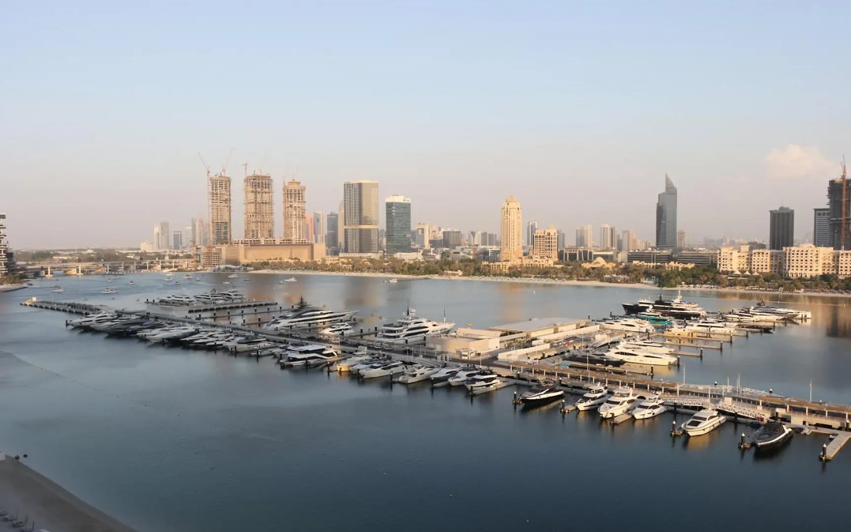 Apartment Livbnb - 2Br With Stunning Views, Beachfront Living Dubai
