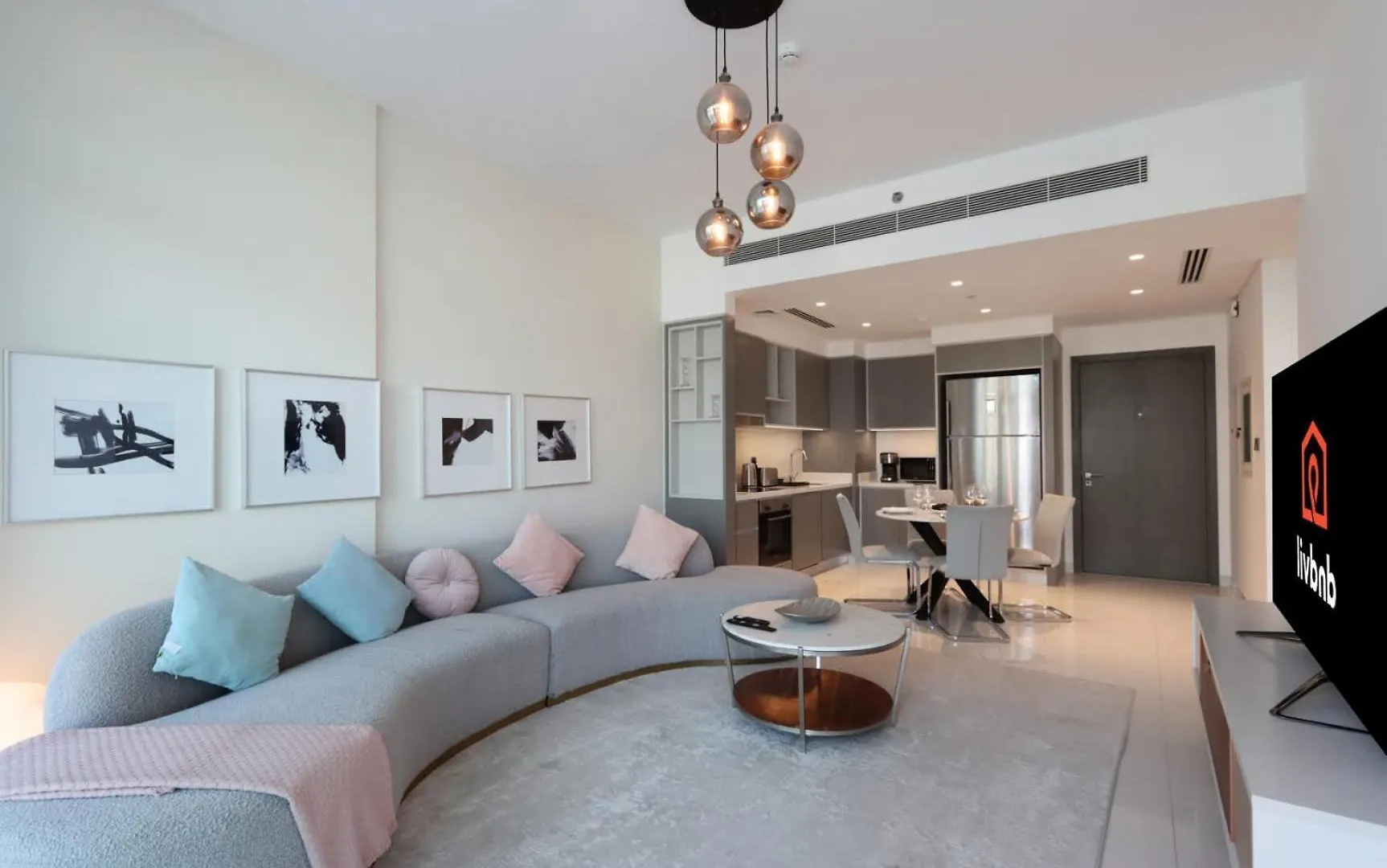 Livbnb - 2Br With Stunning Views, Beachfront Living Dubai