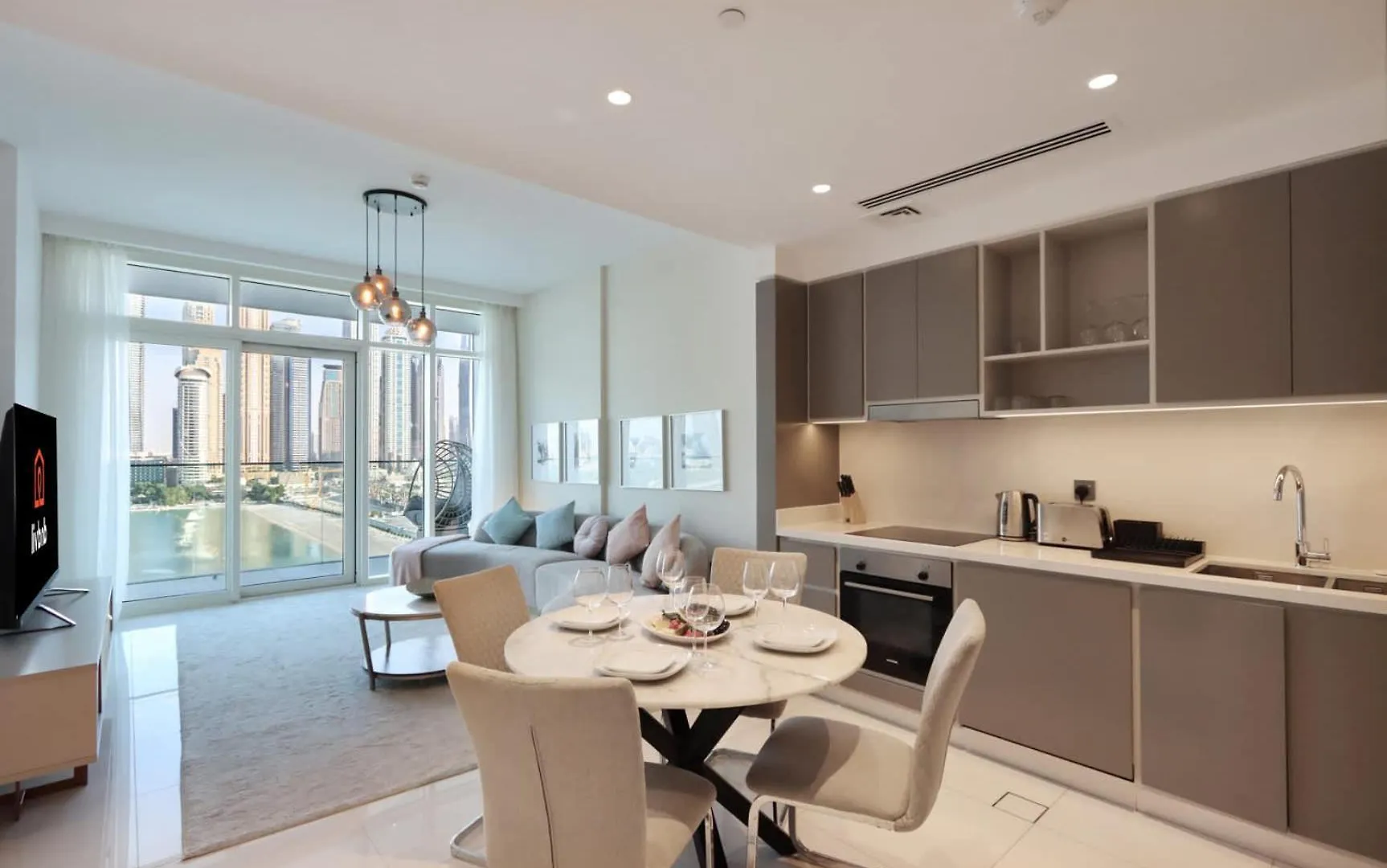 Livbnb - 2Br With Stunning Views, Beachfront Living Dubai